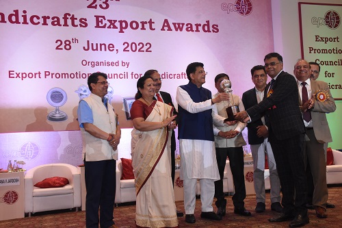 NR Group wins the Top Exports Award for Agarbathi.