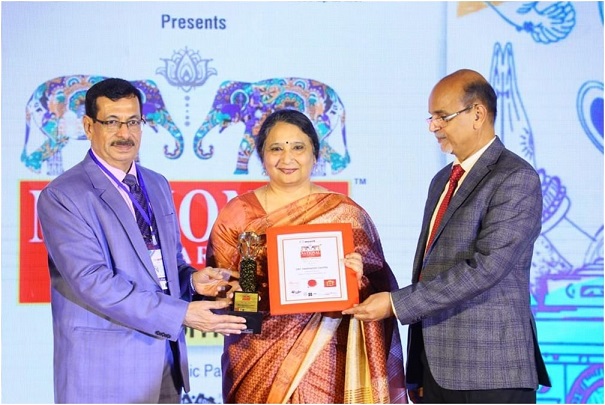 Ms Parminder Chopra, Director (Finance), Power Finance Corporation (PFC) Ltd. Honoured with the Prestigious ET Ascent "Best CFO-PSU" Award in Bengaluru