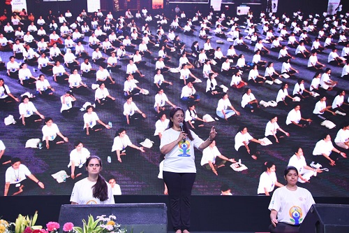 Over 100,000 Participants Take Part in Kaivalyadhama's Transformative Yoga Events on IDY 2023