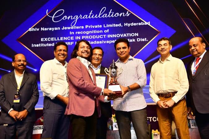 Shiv Narayan Jewellers Receives FTCCI Award for Excellence in Product Innovation from Honourable Minister Sri K.T. Rama Rao