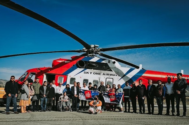 उत्तराखंड में आदि कैलाश के लिए पहली हेलीकॉप्टर यात्रा का शुभारंभ