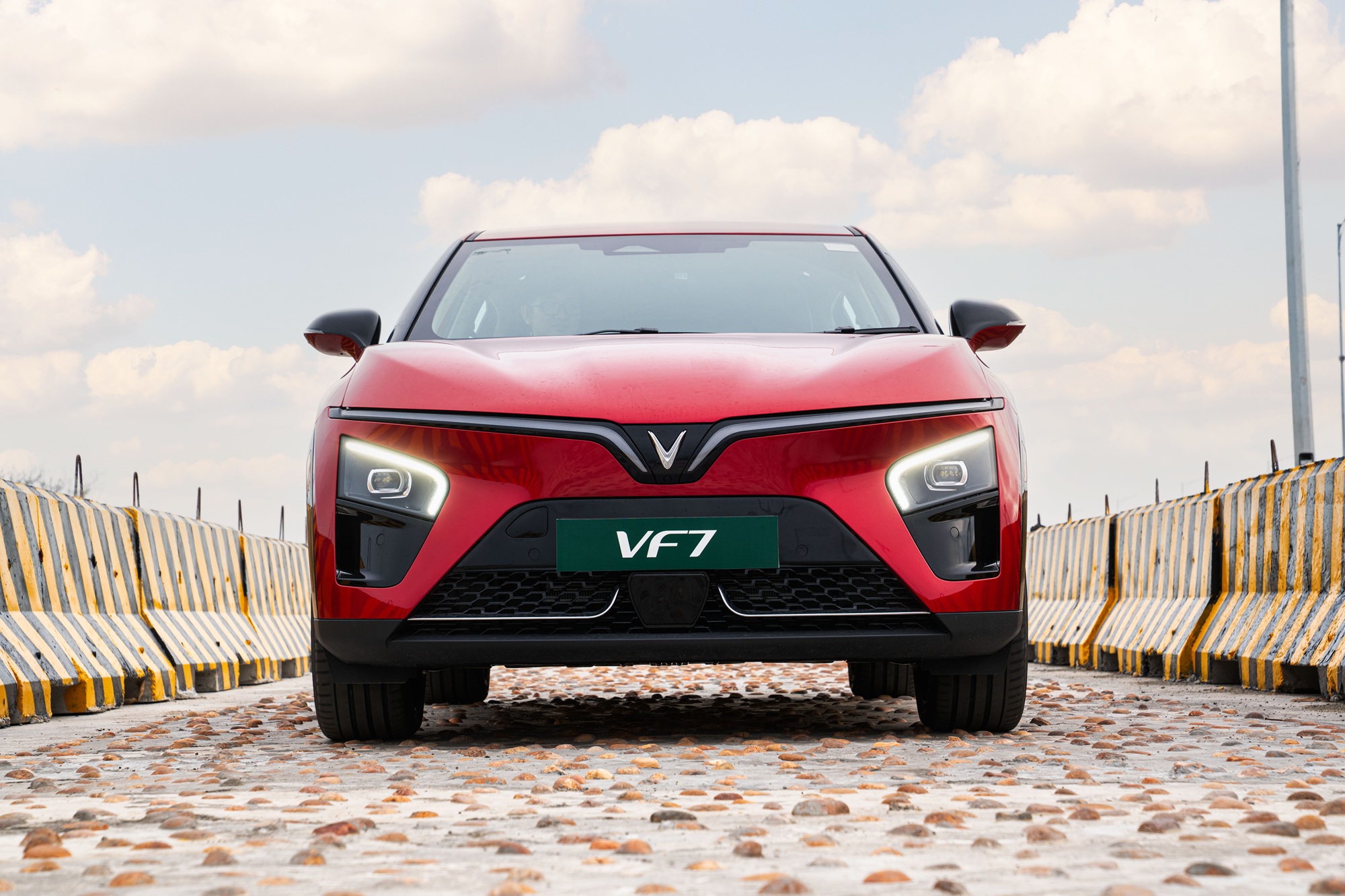 5 Things to Consider When Parking in a Tight Space - and How VinFast Can Help